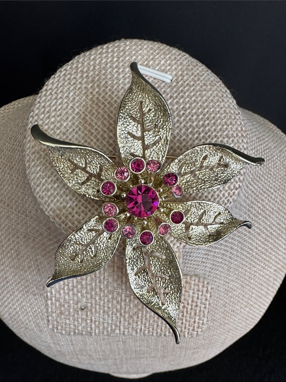 VTG Sarah Coventry 1967 "Fashion Flower" brooch